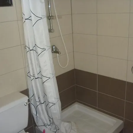 Tseri Budget Residences *